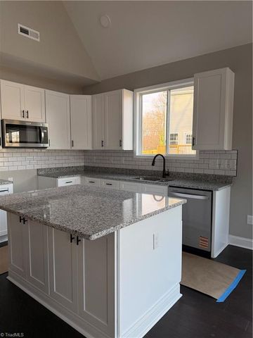 2710 Griffith Road, Winston-salem, NC 27103