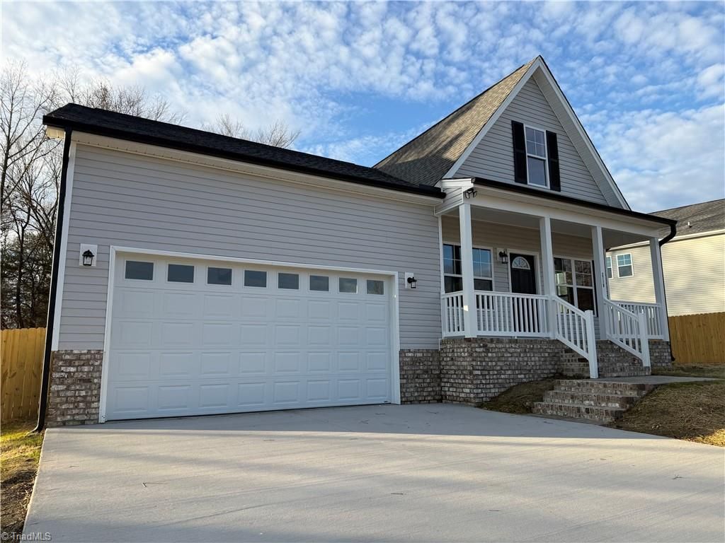 2710 Griffith Road, Winston-salem, NC 27103