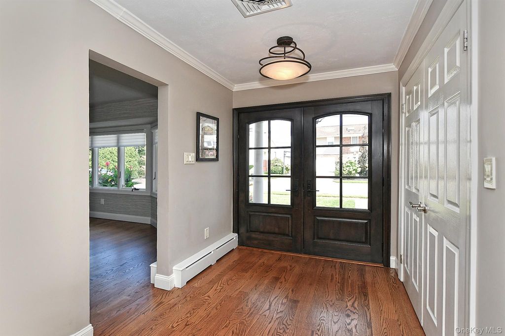 3142 Wynsum Avenue, Merrick, NY 11566 — photo 3