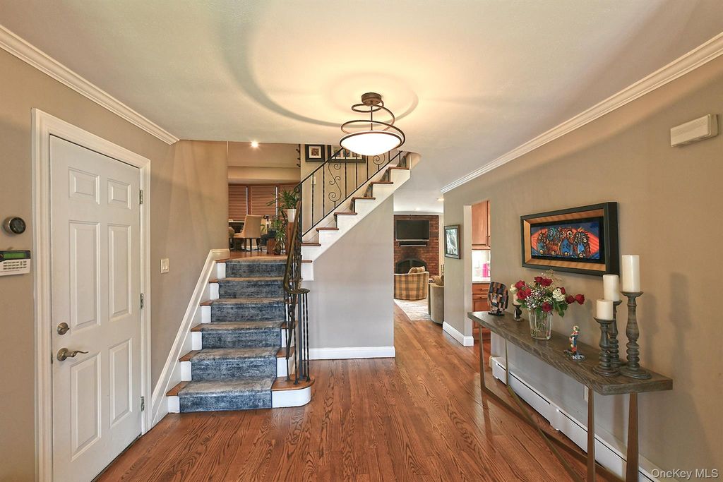 3142 Wynsum Avenue, Merrick, NY 11566 — photo 4