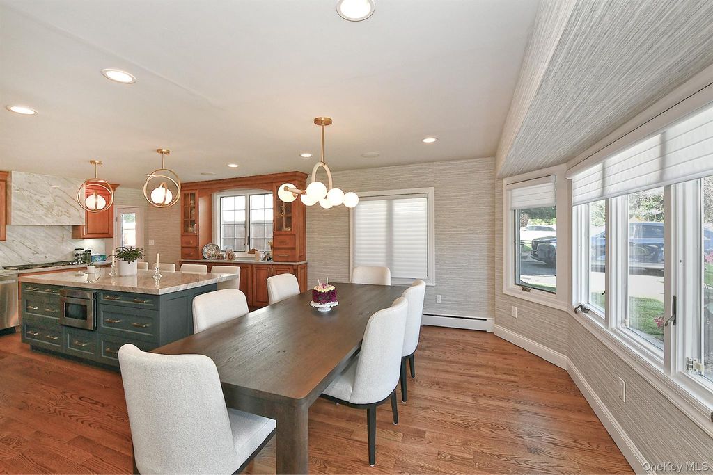 3142 Wynsum Avenue, Merrick, NY 11566 — photo 5