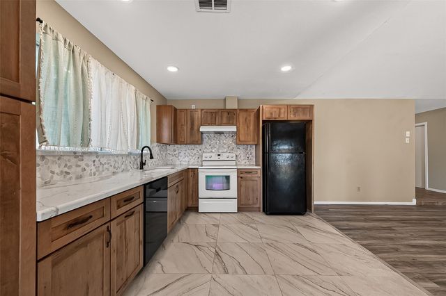 715 N Fork Court, Katy, TX 77450