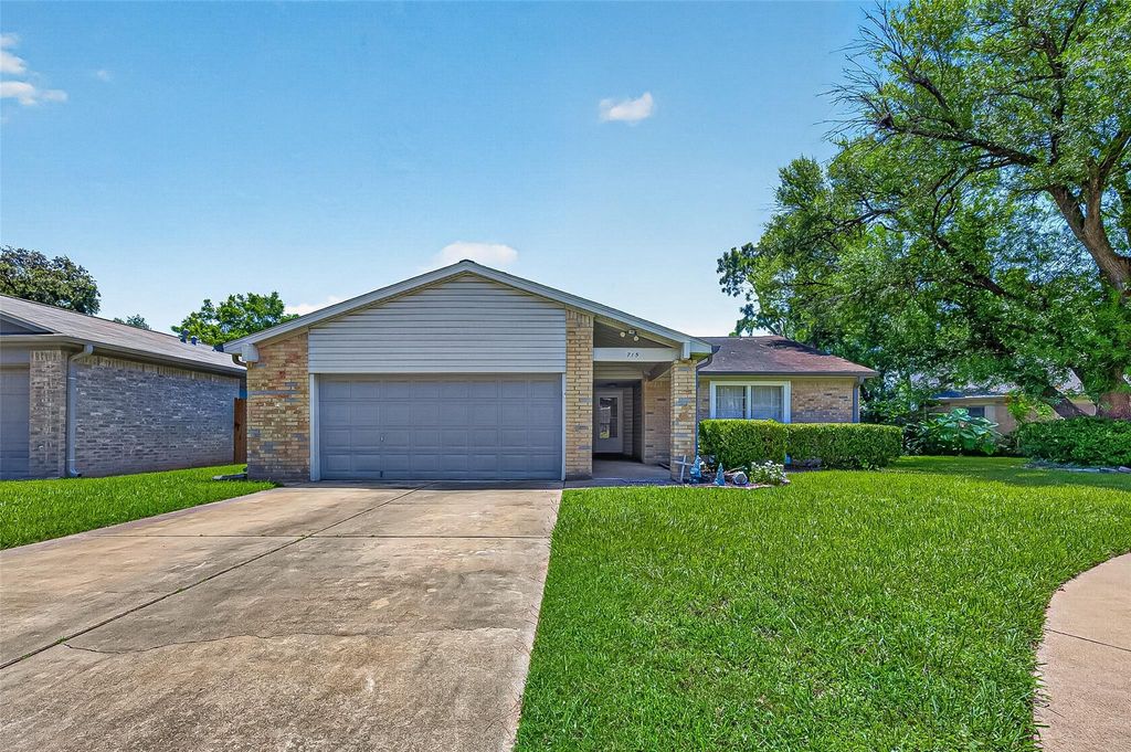 715 N Fork Court, Katy, TX 77450