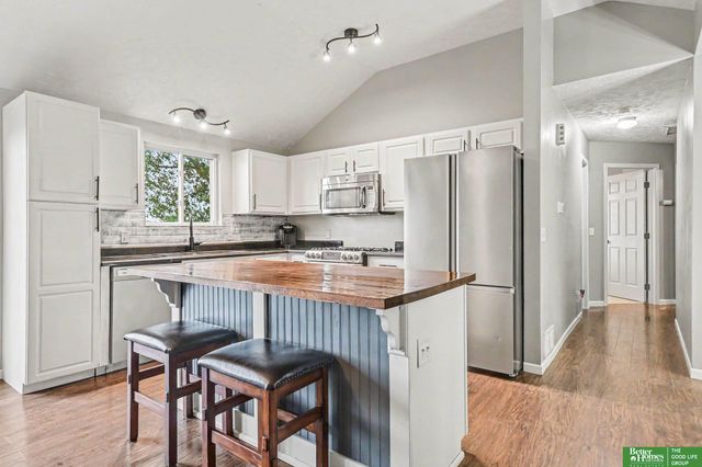 12906 Vernon Avenue, Omaha, NE 68164