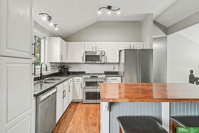 12906 Vernon Avenue, Omaha, NE 68164