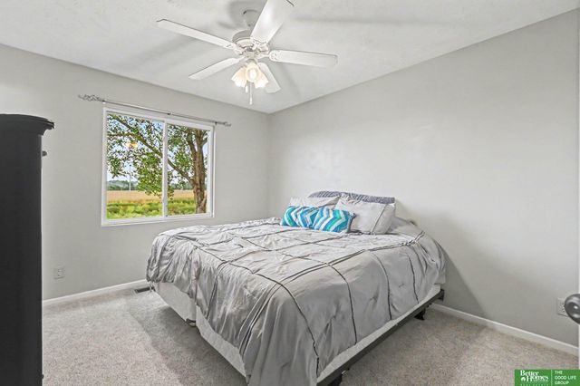 12906 Vernon Avenue, Omaha, NE 68164