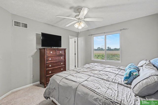 12906 Vernon Avenue, Omaha, NE 68164