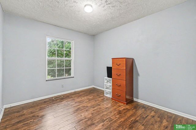 12906 Vernon Avenue, Omaha, NE 68164