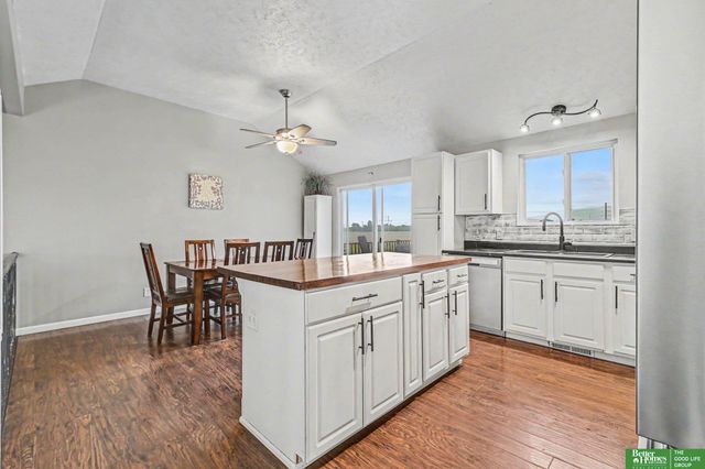 12906 Vernon Avenue, Omaha, NE 68164