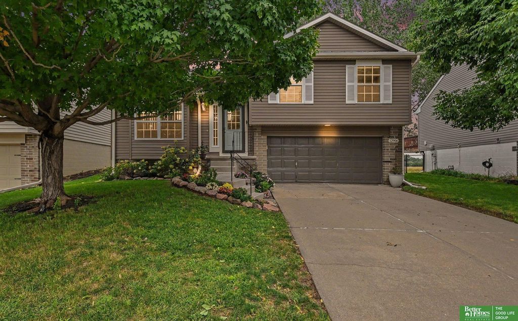12906 Vernon Avenue, Omaha, NE 68164