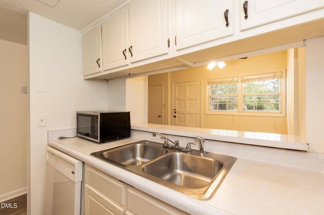 720 Shawnee Drive B, Burlington, NC 27215