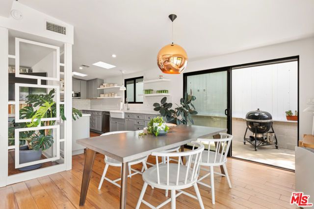 3744 Buena Park Drive, Studio City (los Angeles), CA 91604