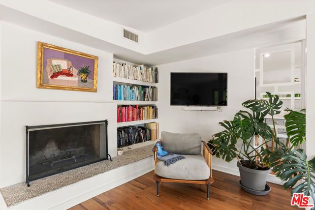 3744 Buena Park Drive, Studio City (los Angeles), CA 91604