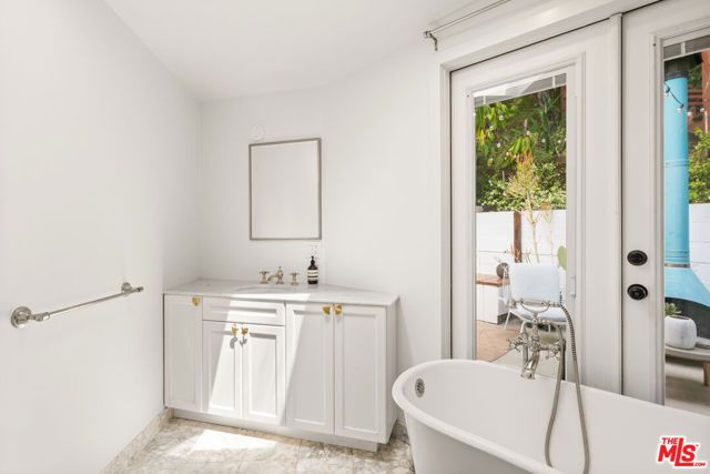 3744 Buena Park Drive, Studio City (los Angeles), CA 91604