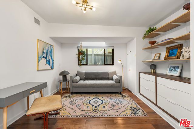 3744 Buena Park Drive, Studio City (los Angeles), CA 91604