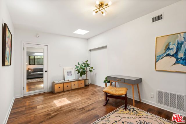 3744 Buena Park Drive, Studio City (los Angeles), CA 91604