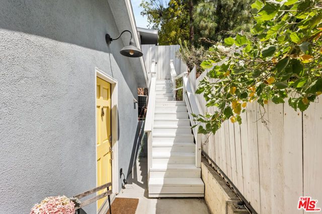 3744 Buena Park Drive, Studio City (los Angeles), CA 91604