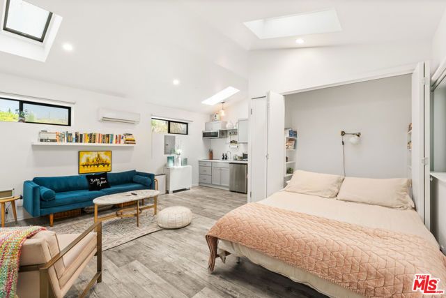 3744 Buena Park Drive, Studio City (los Angeles), CA 91604