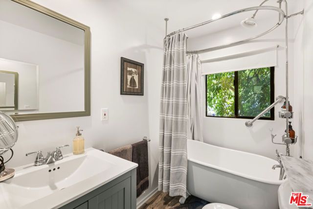 3744 Buena Park Drive, Studio City (los Angeles), CA 91604