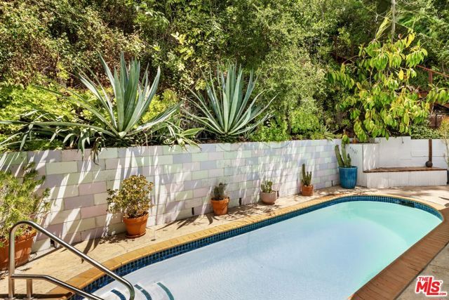 3744 Buena Park Drive, Studio City (los Angeles), CA 91604