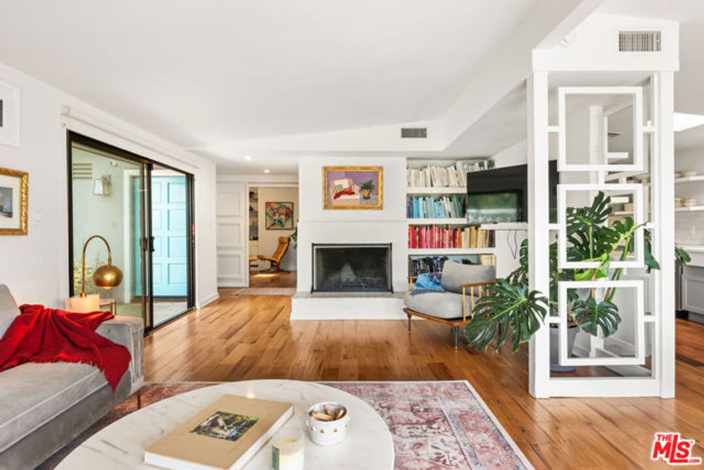 3744 Buena Park Drive, Studio City (los Angeles), CA 91604