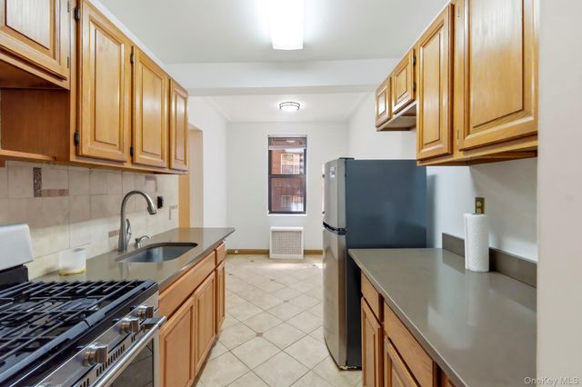 1 Broad Parkway 3M, White Plains, NY 10601