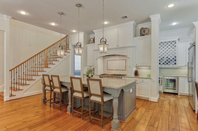 187 Windfair Loop, Montgomery, TX 77316
