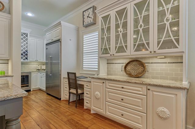 187 Windfair Loop, Montgomery, TX 77316