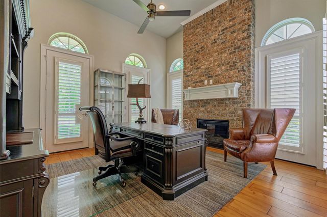 187 Windfair Loop, Montgomery, TX 77316