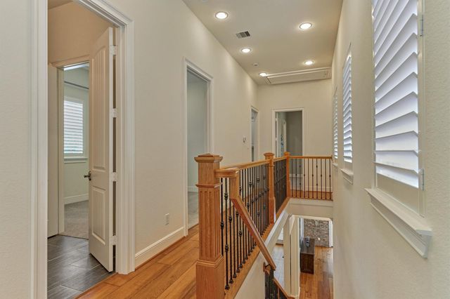 187 Windfair Loop, Montgomery, TX 77316