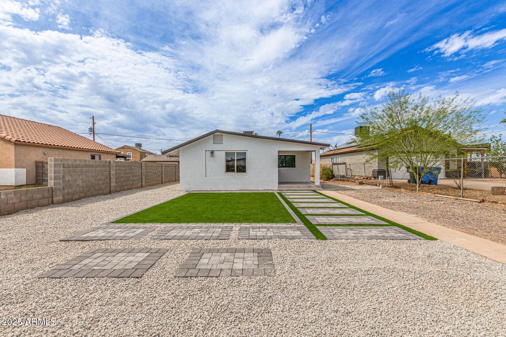 4010 S 24TH Place, Phoenix, AZ 85040