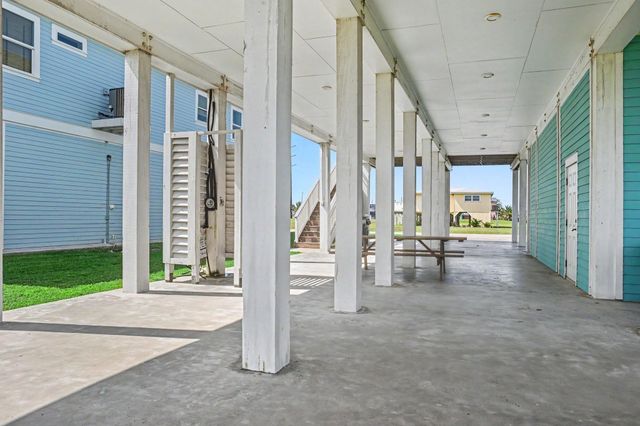 4133 4th Street, Galveston, TX 77554