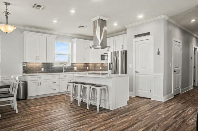 4133 4th Street, Galveston, TX 77554