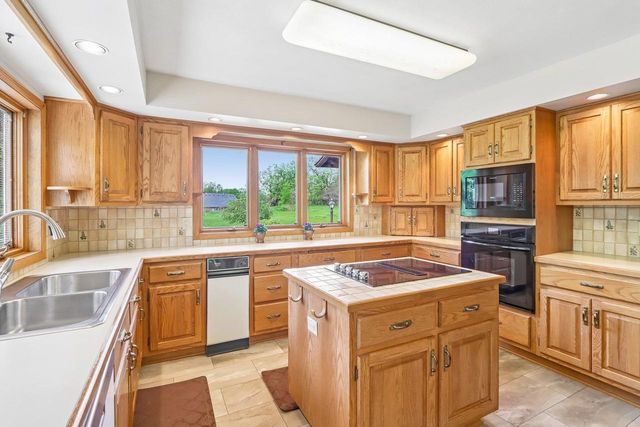 N8984 Old Madison Road, New Glarus, WI 53574