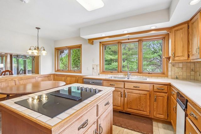 N8984 Old Madison Road, New Glarus, WI 53574