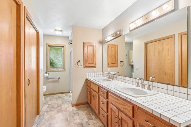 N8984 Old Madison Road, New Glarus, WI 53574