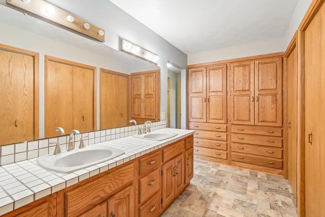 N8984 Old Madison Road, New Glarus, WI 53574