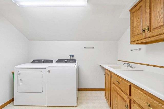 N8984 Old Madison Road, New Glarus, WI 53574