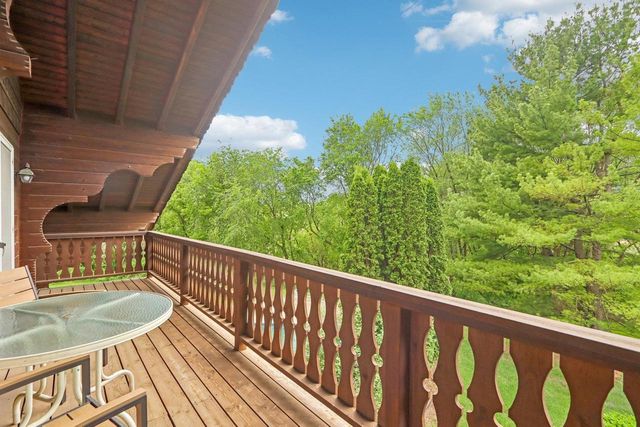 N8984 Old Madison Road, New Glarus, WI 53574