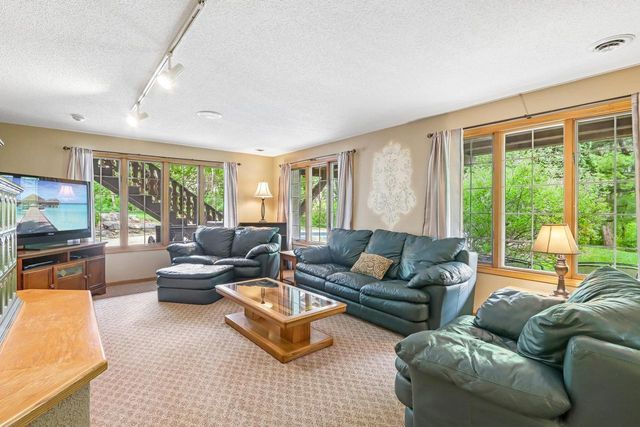 N8984 Old Madison Road, New Glarus, WI 53574