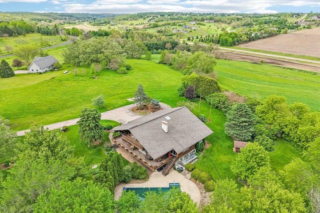N8984 Old Madison Road, New Glarus, WI 53574