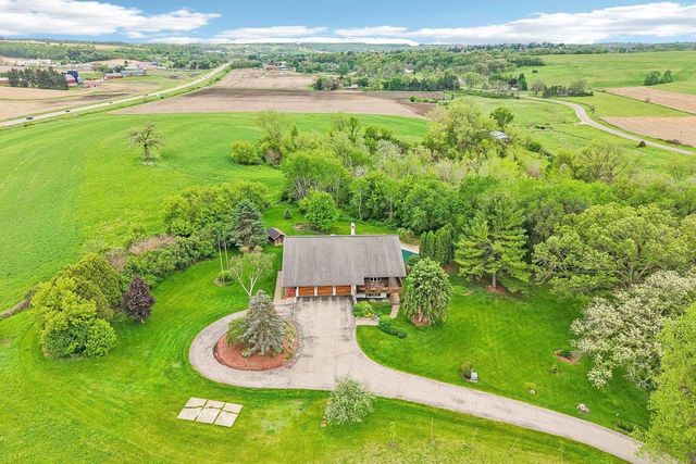N8984 Old Madison Road, New Glarus, WI 53574