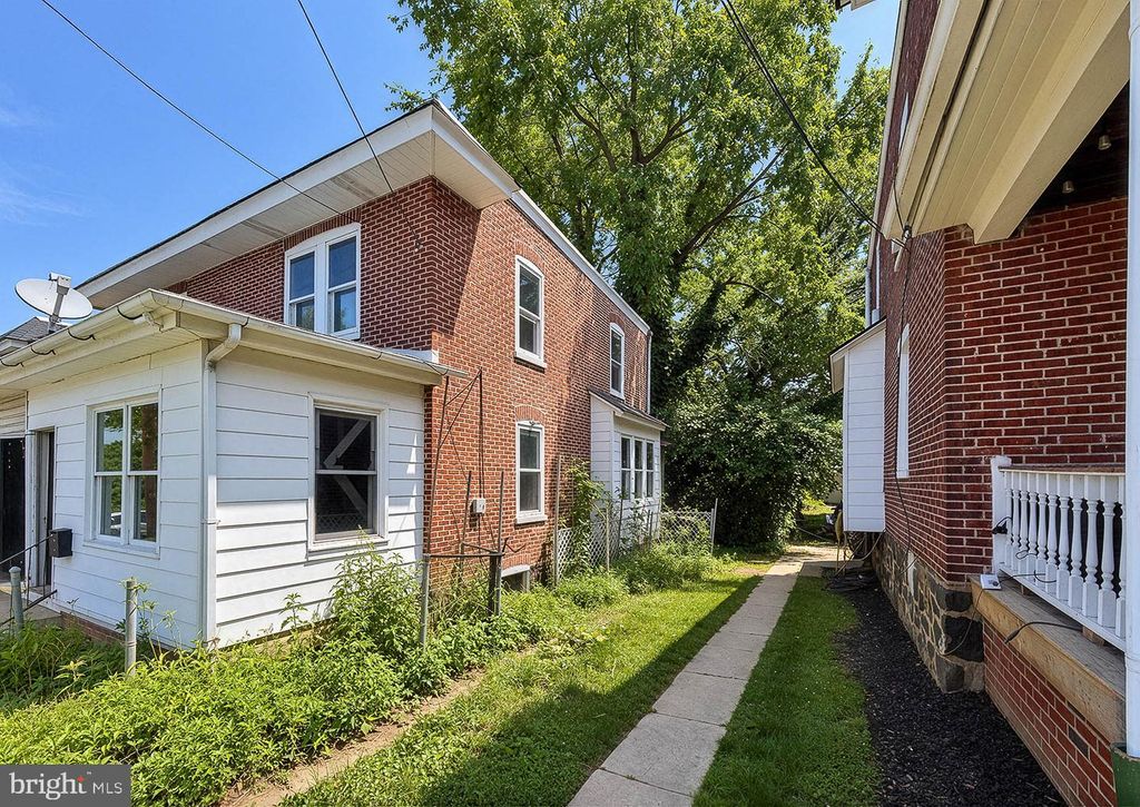 2611 LINDSAY ST, CHESTER, PA 19013 — photo 3