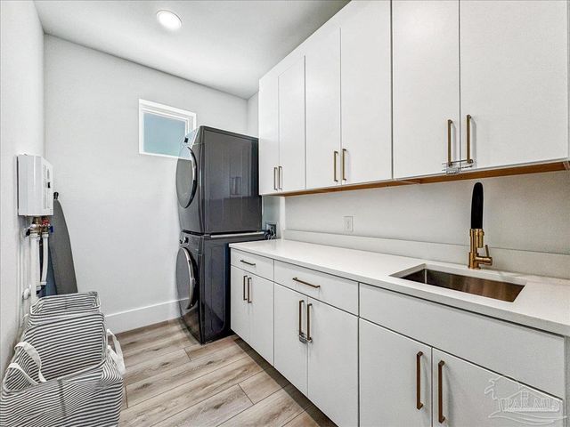 7348 Grand Navarre Blvd, Navarre Beach, FL 32566