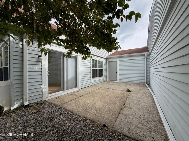 539A Warwick Court, Manchester, NJ 08759