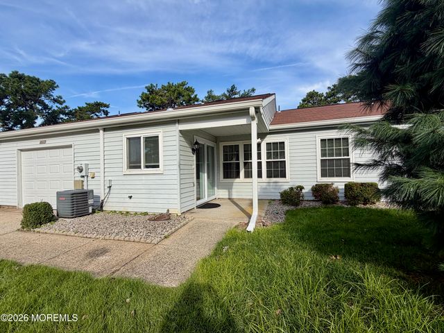 539A Warwick Court, Manchester, NJ 08759