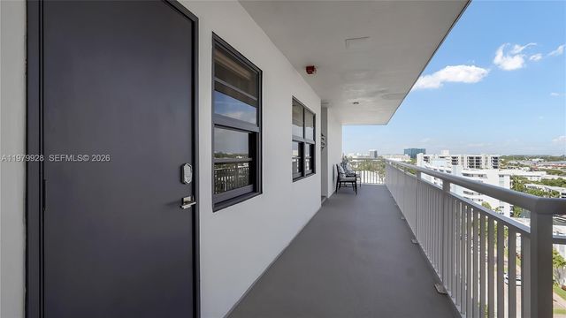 3100 NE 48th St PH18, Fort Lauderdale, FL 33308