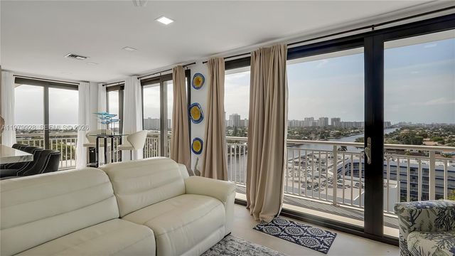 3100 NE 48th St PH18, Fort Lauderdale, FL 33308