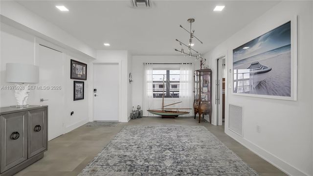 3100 NE 48th St PH18, Fort Lauderdale, FL 33308
