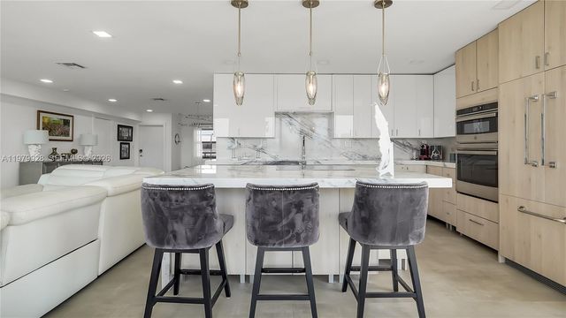 3100 NE 48th St PH18, Fort Lauderdale, FL 33308